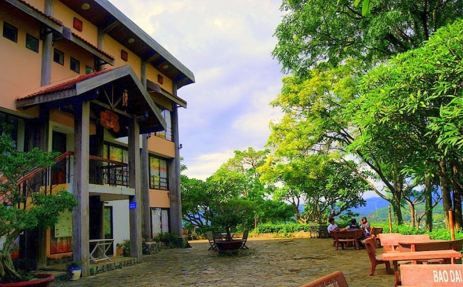 Kinh nghiệm du lịch Đăk Lăk - Biệt thự Bảo Đại bên bờ hồ Lắk